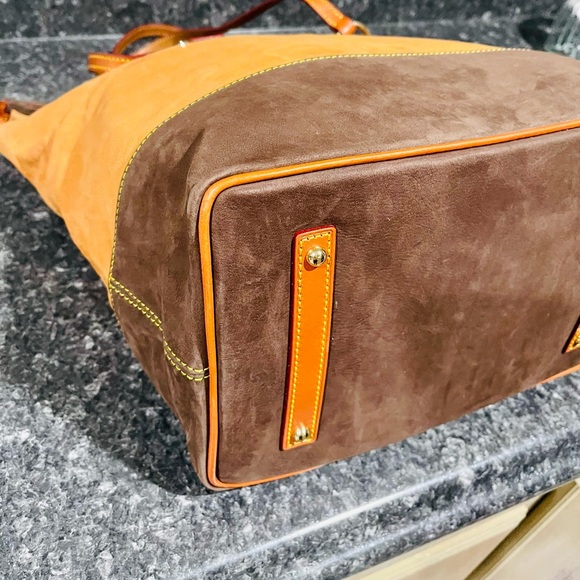 NWOT Lg Suede Toby Tote - Picture 8 of 11